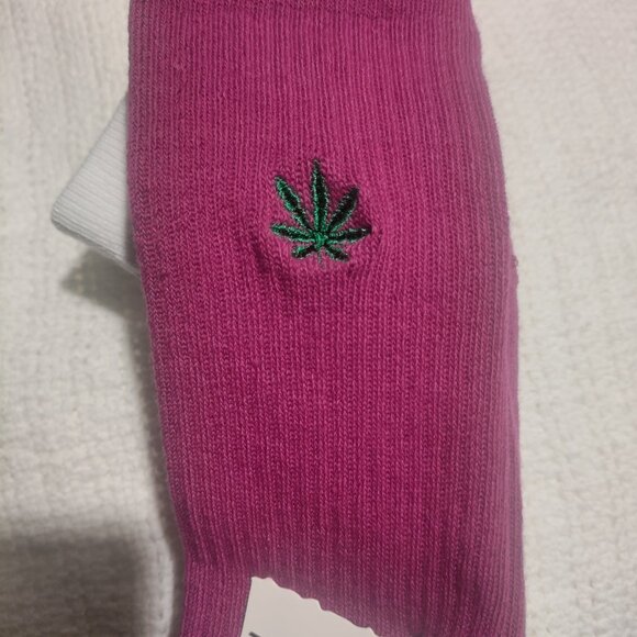 NWT 2 Pairs Sock Paper Scissors Sz: 6-12.5 Novety Socks Alien Mushroom Weed - Picture 6 of 8